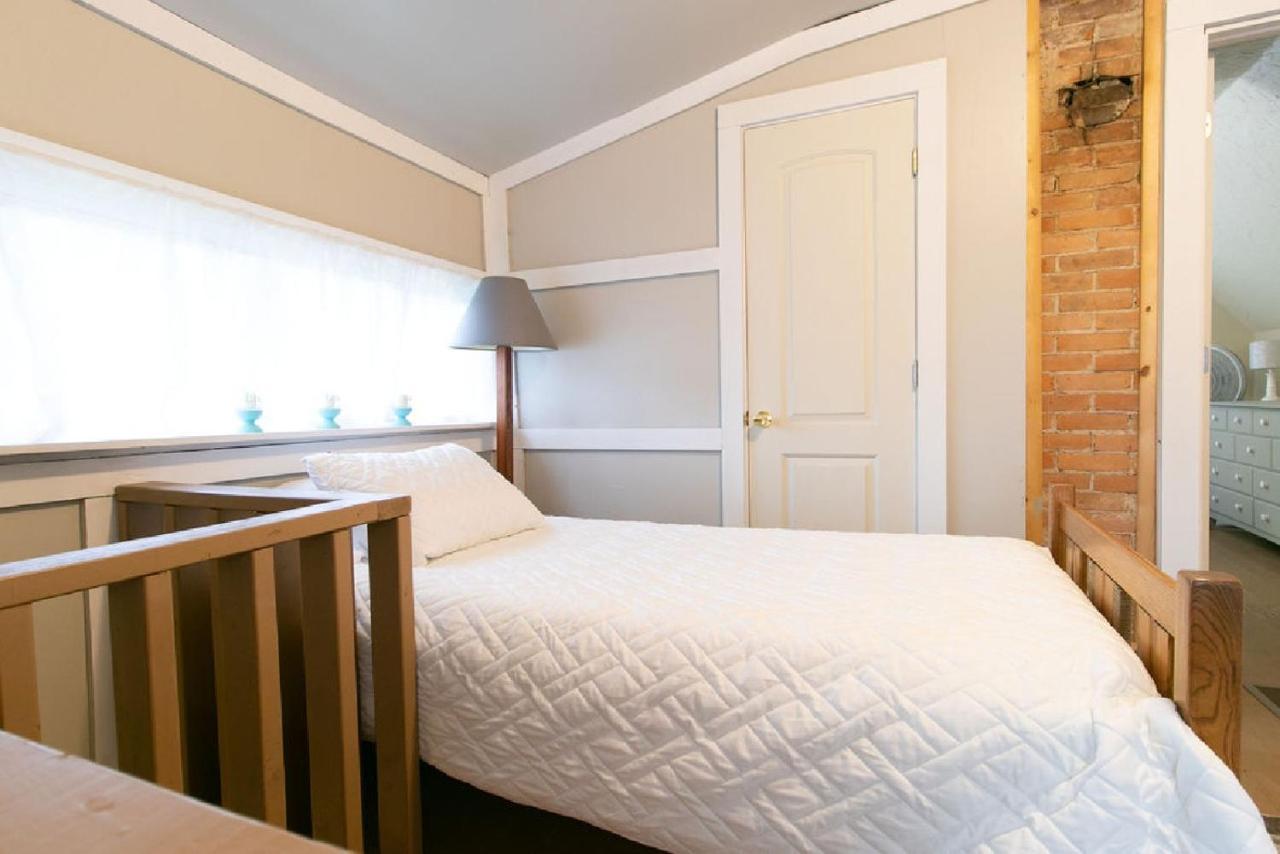 Downtown 2 Bedroom Cottage, Sleeps 6, Walking Distance To Honeywell, Downtown Restaurants, Shopping Wabash Exterior foto